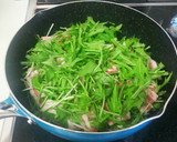 超絶かんたん!豚肉と水菜の重ね蒸し焼き作り方4写真
