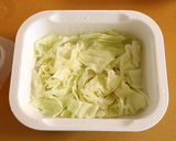 レンジで簡単　キャベツとじゃこの梅肉あえ作り方1写真