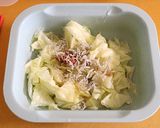 レンジで簡単　キャベツとじゃこの梅肉あえ作り方2写真