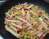 2色の大豆とベーコンの炒めもの作り方3写真