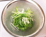 水菜と大根と薄揚げのお味噌汁♪作り方1写真