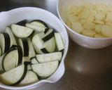 茄子と さつま芋と玉ねぎの お味噌汁作り方2写真