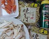 大磯屋♪鮭ときのこの味噌クリーム焼そば作り方1写真
