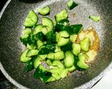 簡単副菜！叩き胡瓜のピリ辛蒸し鶏作り方4写真