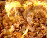 簡単！丼に☆弁当に【ひき肉の卵とじ】作り方4写真