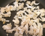 簡単ヤマブシタケとごぼうのアンチョビ炒め作り方1写真