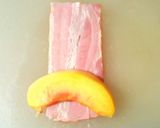 チーズで食べる☆アツアツ桃のベーコン巻き作り方2写真