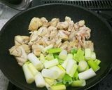 おかずに迷ったらこれ！鶏肉のクリーム煮♪作り方3写真