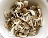 舞茸としめじで☆きのこの炊き込みご飯作り方1写真