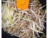 モヤシ ひき肉でオイスターソース焼きそば作り方2写真