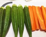 簡単なのに可愛い♡おくらと人参の肉巻き作り方1写真