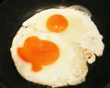 朝からガッツリ！目玉チーズマヨトースト♡作り方1写真