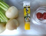 優しい甘酸っぱさ~かぶのメープル梅肉和え作り方1写真