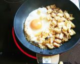 一人ご飯にも♡生姜風味の目玉焼き丼作り方3写真