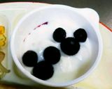 ヨーグルトにブルーベリーミッキ~*作り方12写真