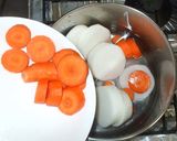 大根と鶏手羽先の煮物♪簡単鶏肉スープで作り方3写真