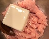 絶品♡ふわふわ鶏つくねとピーマン炒め♪作り方3写真