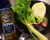 セロリとキャベツ オリーブのペペロンチーノ作り方1写真