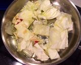 セロリとキャベツ オリーブのペペロンチーノ作り方4写真