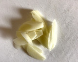 豆苗ともやしと豚バラのにんにく炒め作り方4写真