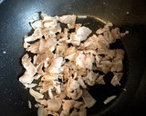 豆苗ともやしと豚バラのにんにく炒め作り方5写真