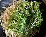 豆苗ともやしと豚バラのにんにく炒め作り方6写真
