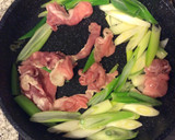 豚もも肉切り落としのねぎキムチ炒め作り方3写真