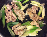 豚もも肉切り落としのねぎキムチ炒め作り方4写真