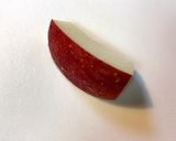 簡単 キャラ弁 りんご 飾り切り⑤作り方2写真