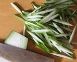冬瓜の皮で♡オリーブオイル炒め作り方1写真