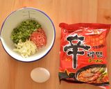 辛ラーメンで簡単チヂミ風かたやきそば♪作り方1写真