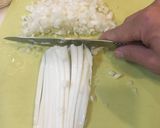 パクチーとトマトのサラダ乗せの焼き餃子作り方5写真