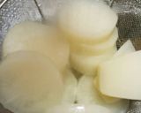 鶏手羽元と大根とゆで卵の煮物♪作り方3写真