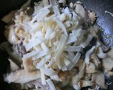 きのこたっぷりチーズ味噌辛ラーメン作り方6写真