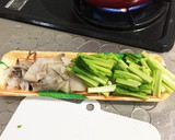 簡単 スルメイカと小松菜と油揚げの煮物作り方1写真