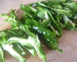 材料2つ♬　ピーマンと塩昆布のレンジ蒸し作り方1写真