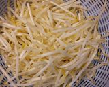 カレーもやしサラダ。作り方1写真