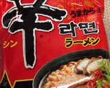 鶏肉の旨み♡トマトチーズの辛ラーメン作り方1写真