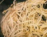 鶏肉ウスターソース炒♪舞茸もやしにのせて作り方4写真