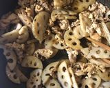 豚肉とレンコンのオイカレー炒め 温玉のせ作り方9写真