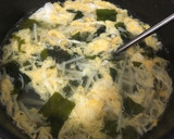簡単＊えのきとわかめのかきたま汁＊作り方3写真