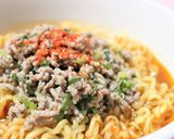 生姜風味♪そぼろ乗せ辛ラーメン作り方3写真