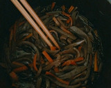 鶏のさっぱり煮リメイク！ひじき蒟蒻の煮物作り方3写真