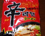 チーズ＆ワンタンdeマイルド辛ラーメン♪作り方1写真