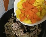 フライパンで炒め煮肉じゃが作り方3写真