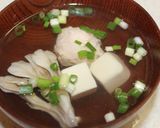 簡単！鶏つくね、舞茸、豆腐のお吸い物作り方5写真