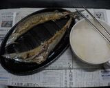 100均の大ステーキ皿2枚で焼くサンマ作り方4写真