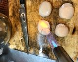 炙り帆立、アボカド、レンコンの前菜作り方4写真