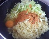 辛ラーメンで　お好み焼き風焼きそば??作り方3写真