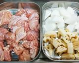 作り置き☆鶏肉と大根&蓮根のバター醤油煮作り方1写真
